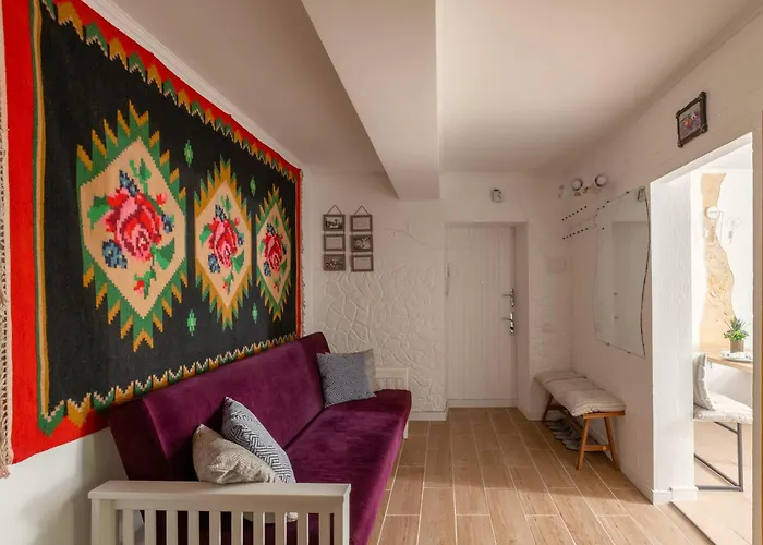 Modern Traditional Apartment